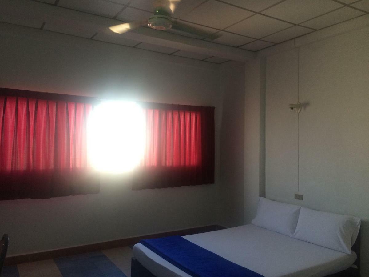 Thairungruang Hotel Surat Thani Exterior foto