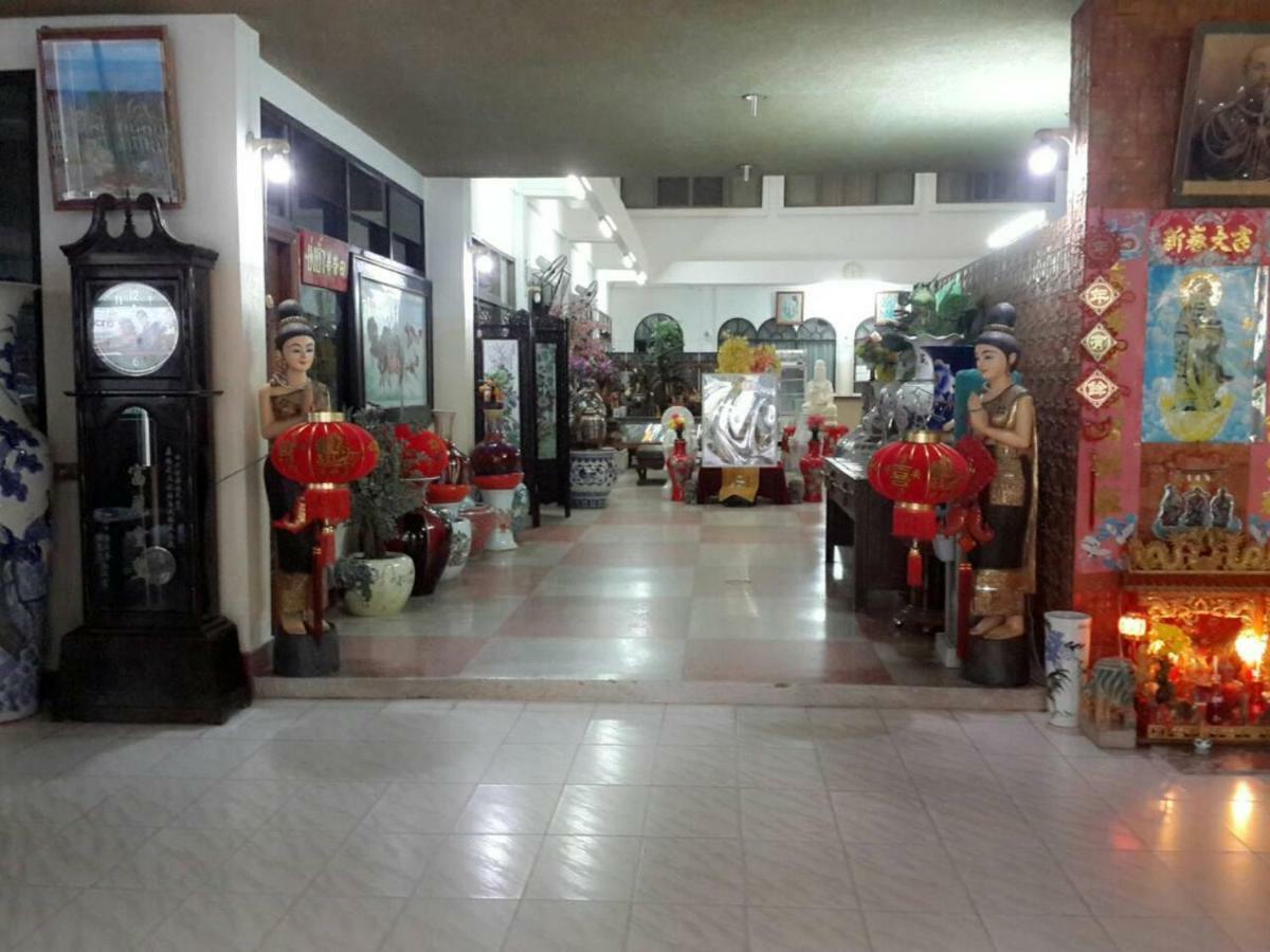 Thairungruang Hotel Surat Thani Exterior foto